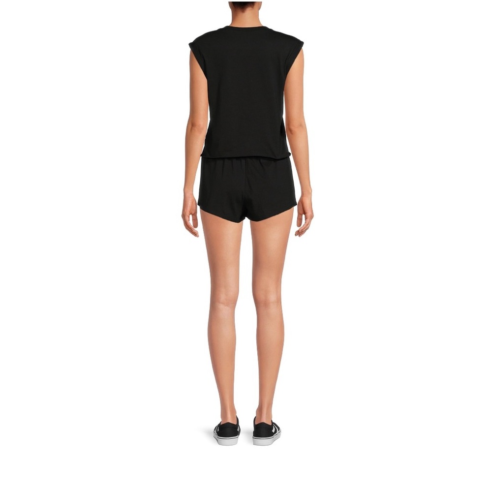 No boundaries skull short pj set size large. - Picture 5 of 6
